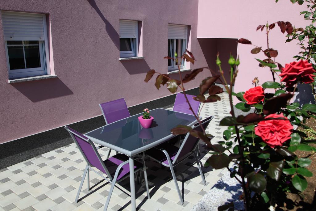 Apartments Fiora Premantura Eksteriør billede