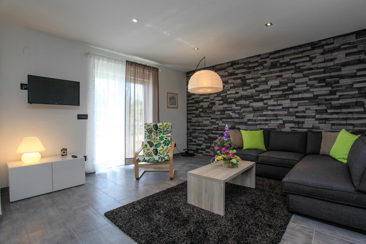 Apartments Fiora Premantura Eksteriør billede